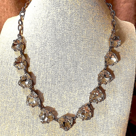 Stella and Dot chrystal statement necklace w gold tone chain and extender! - Picture 13 of 14